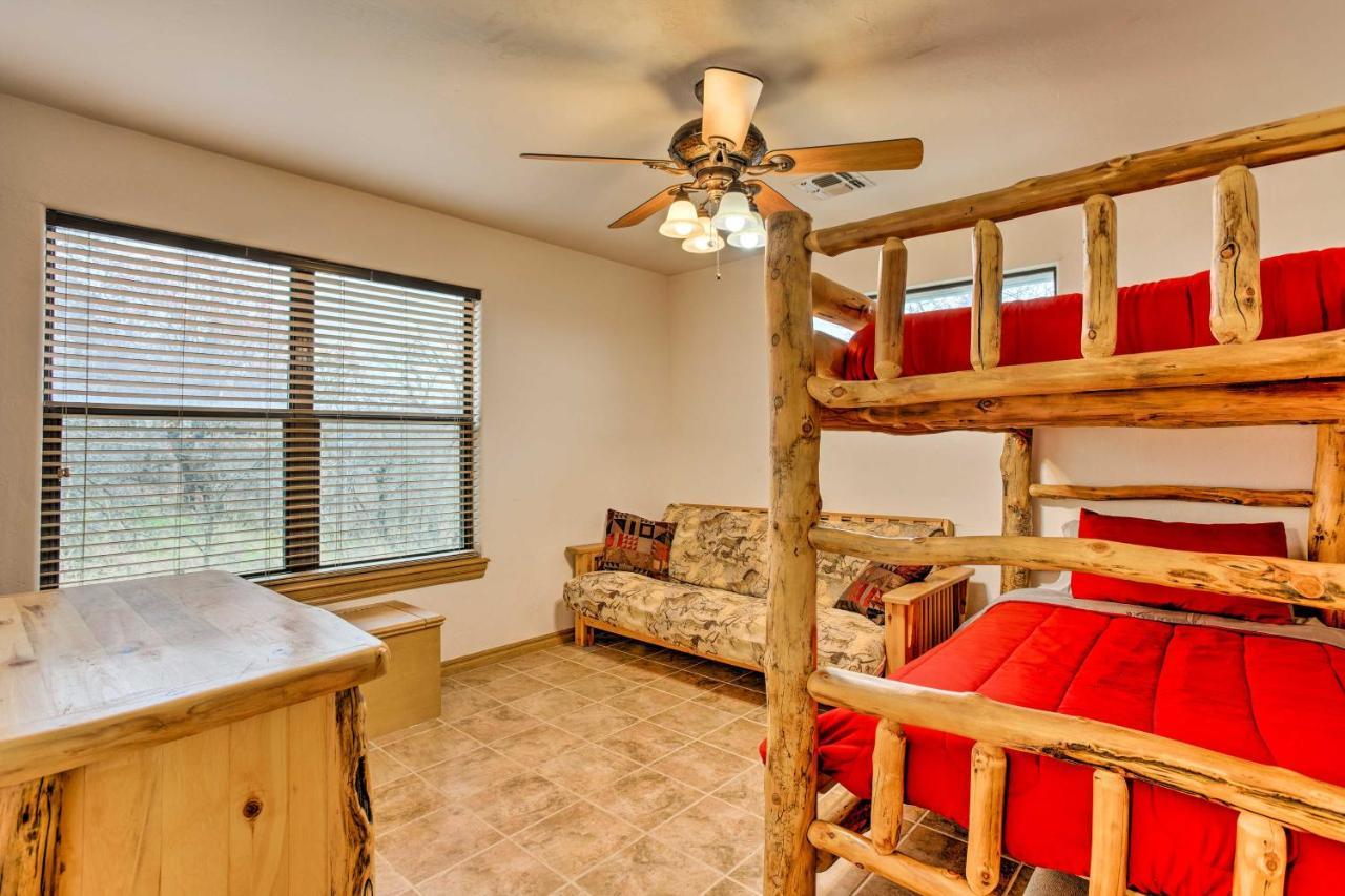 Medicine Park Cabin Rental With Mountain View Экстерьер фото